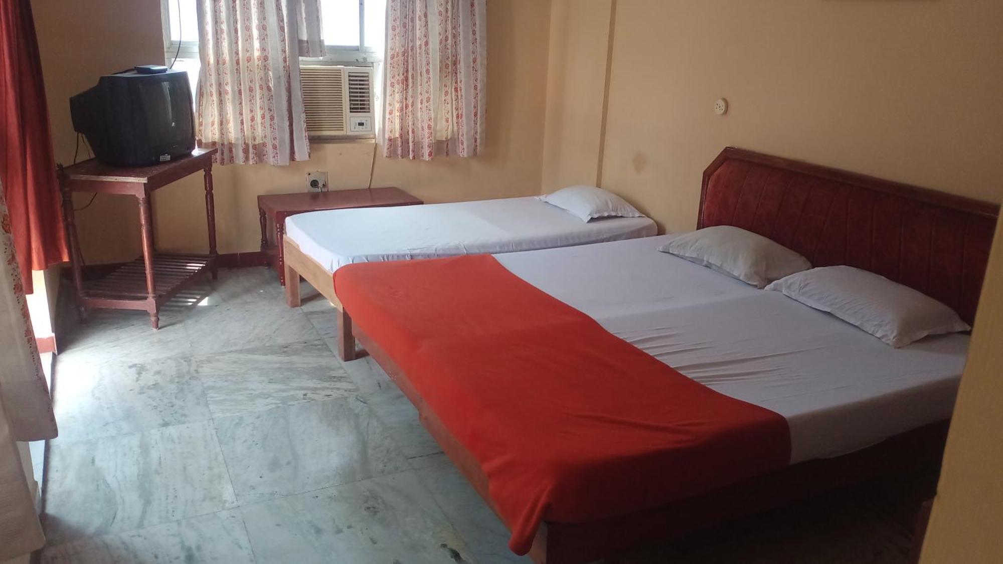 Hotel Soorya International Pondicherry Exteriör bild