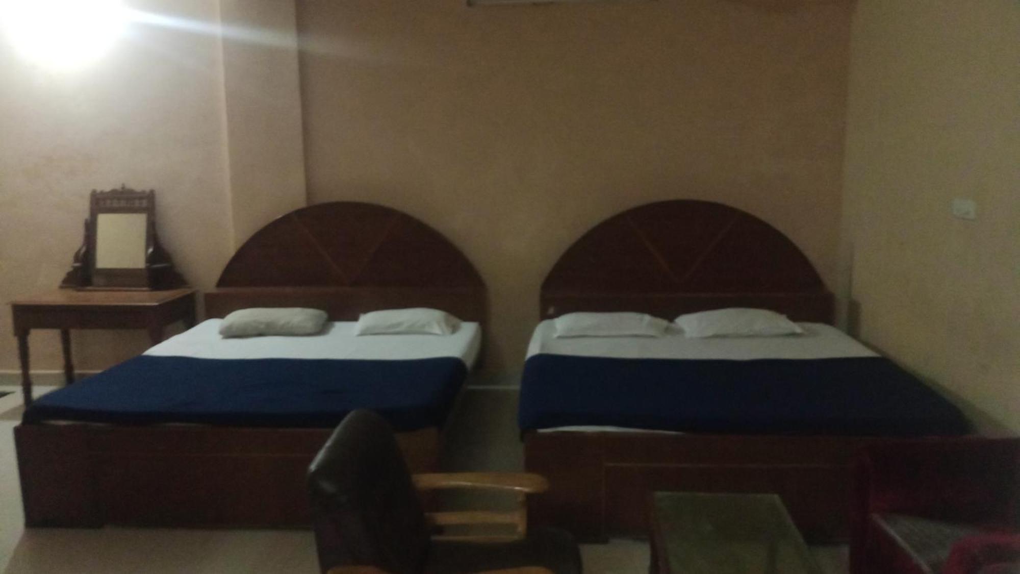 Hotel Soorya International Pondicherry Exteriör bild